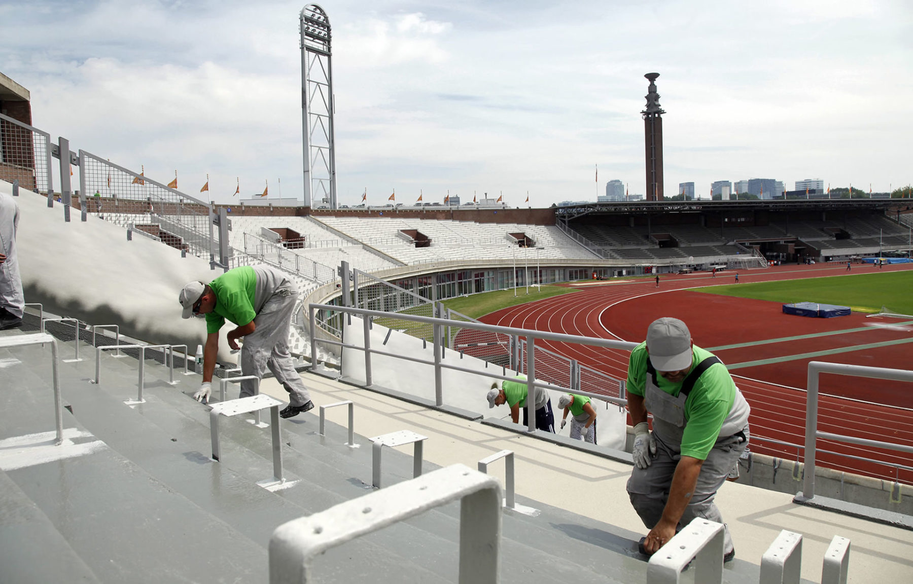 Grootschalig onderhoud van het Olympisch Stadion in Amsterdam in opdracht van Bouwinvest.