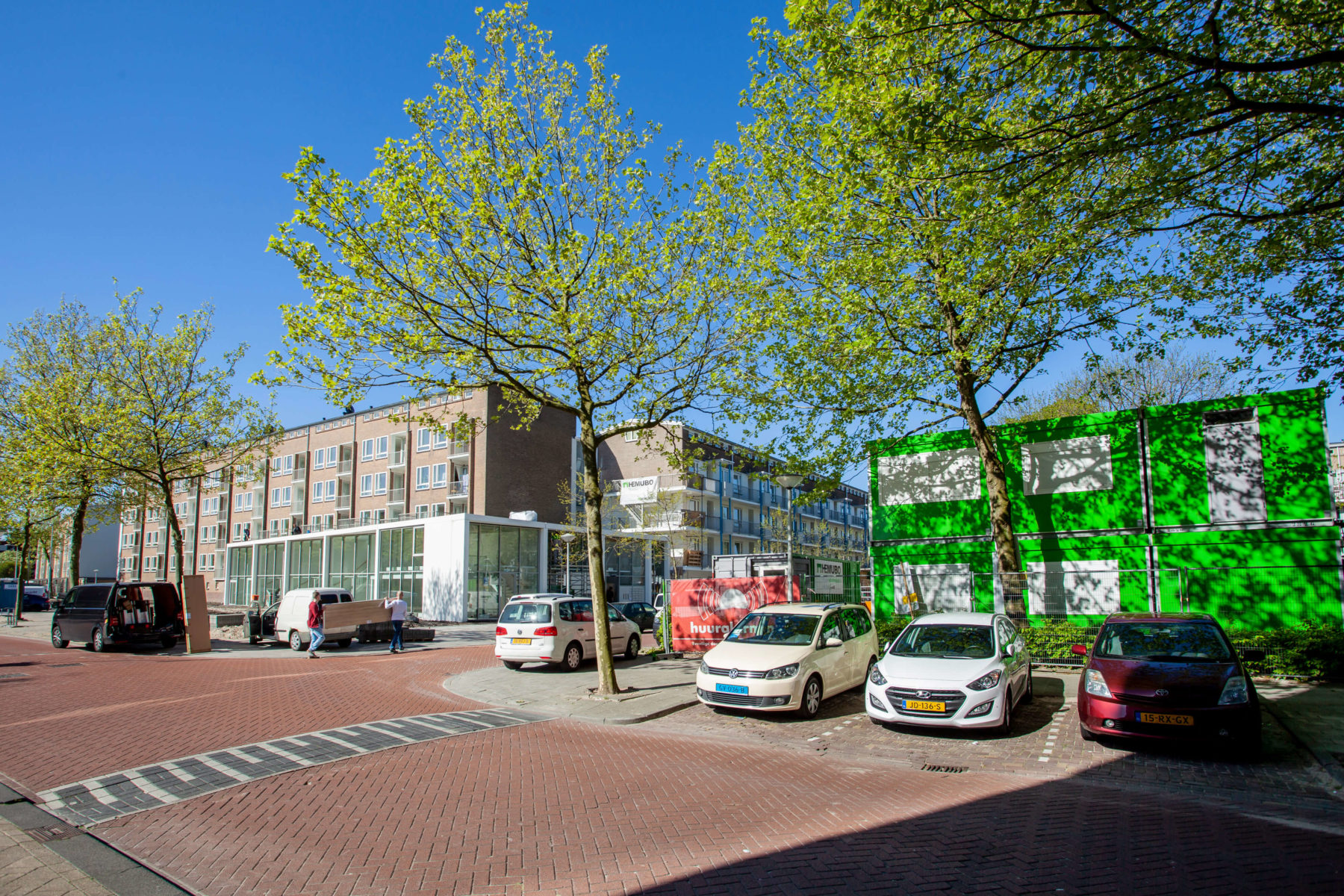 Renovatie van 133 woningen van het complex aan de Goeman Borgesiusstraat en omstreken in Bos en Lommer in opdracht van Stadgenoot.