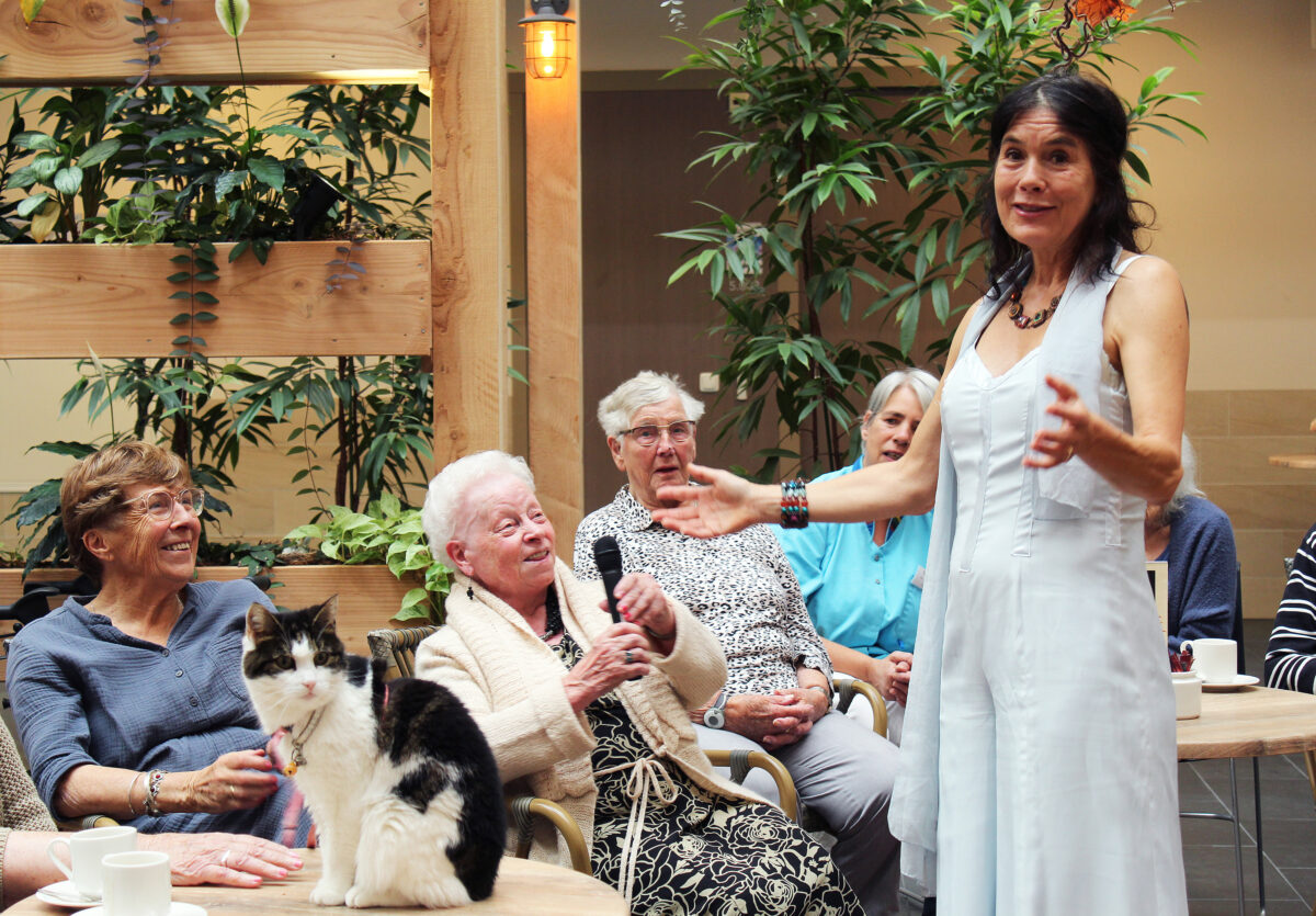 Knuffelconcert in zorgcentrum is een groot succes